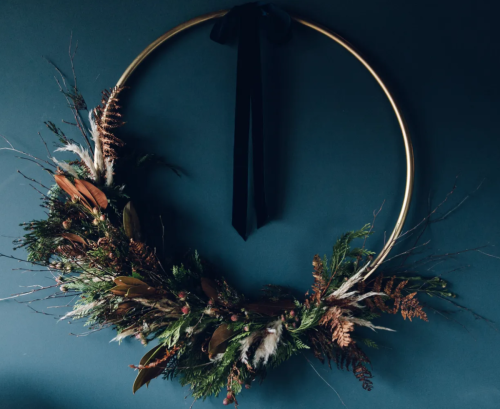 DIY Wreath That Starts With a Hula Hoop